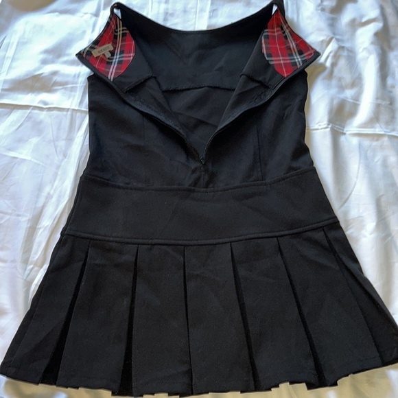 BIENZOE S7 Black Dress w Pleaded Skirt & red plaid underneath top zip up in back - Picture 6 of 8